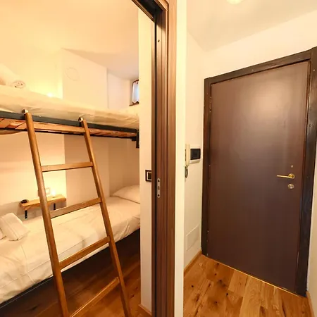 Hostdomus - Little Pearl Daire *